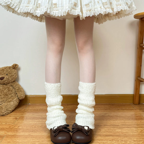 Ivory slouch leg warmers worn with a Lolita skirt and Mary Jane shoes
