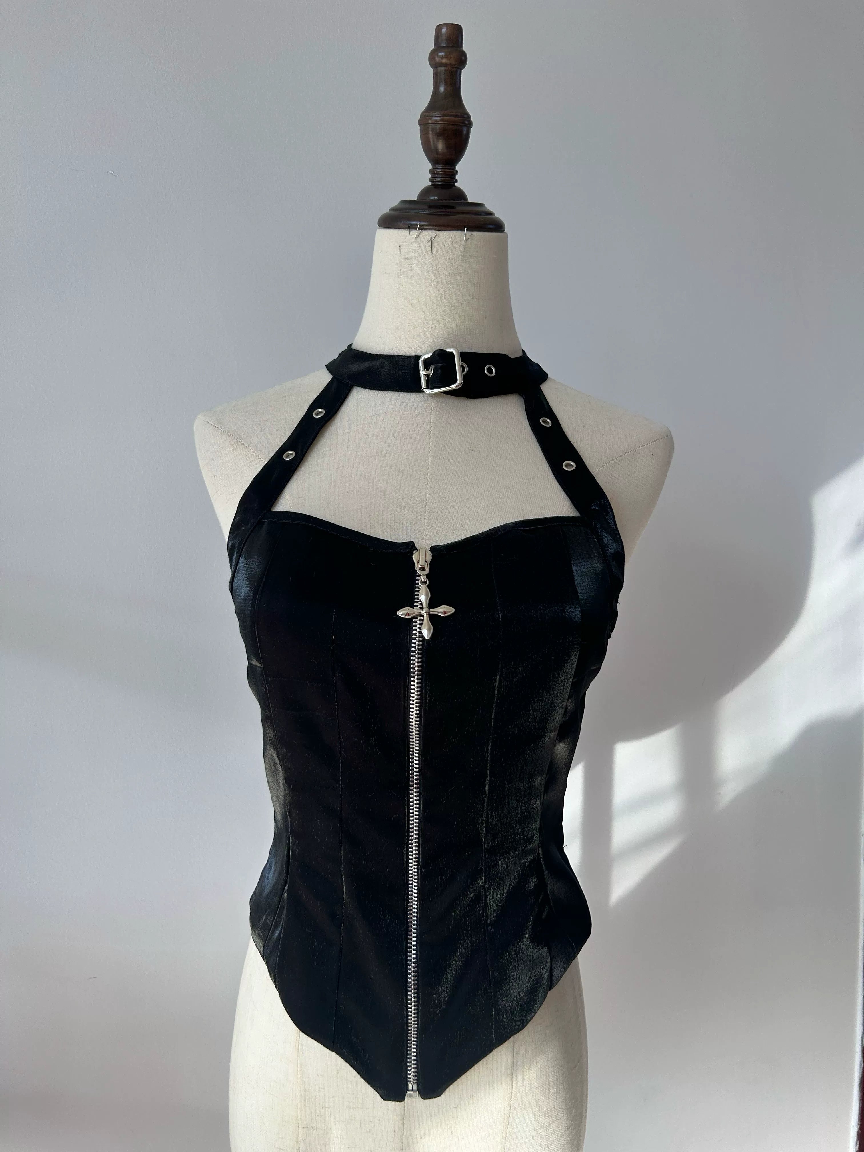 Spot Shipping within three days Page Sleeveless Ribs Acorn Lolita Original Design Gothic Ribs