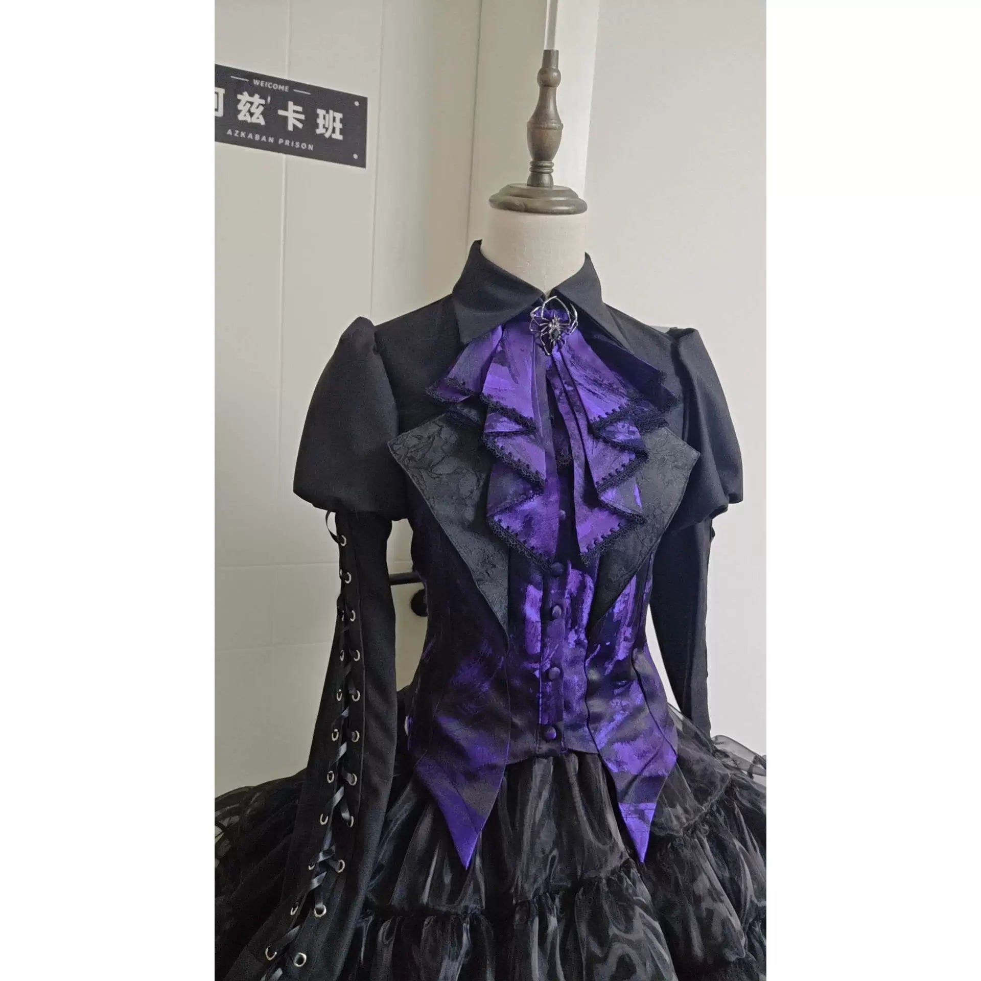 Spot Page Acorn Dark Night Ember Top Gothic Grotesque Diablo Gothic