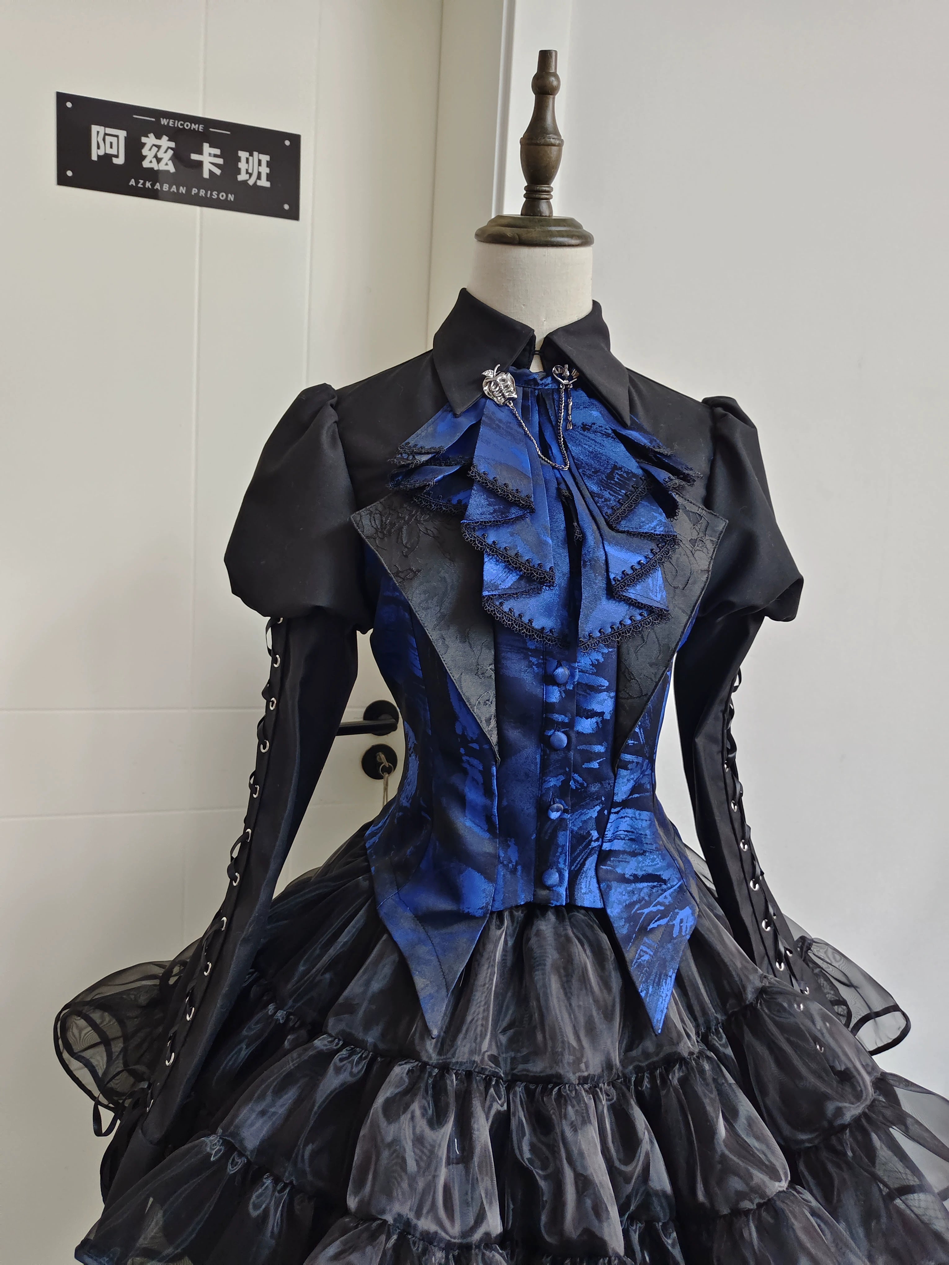 Spot Page Acorn Dark Night Ember Top Gothic Grotesque Diablo Gothic