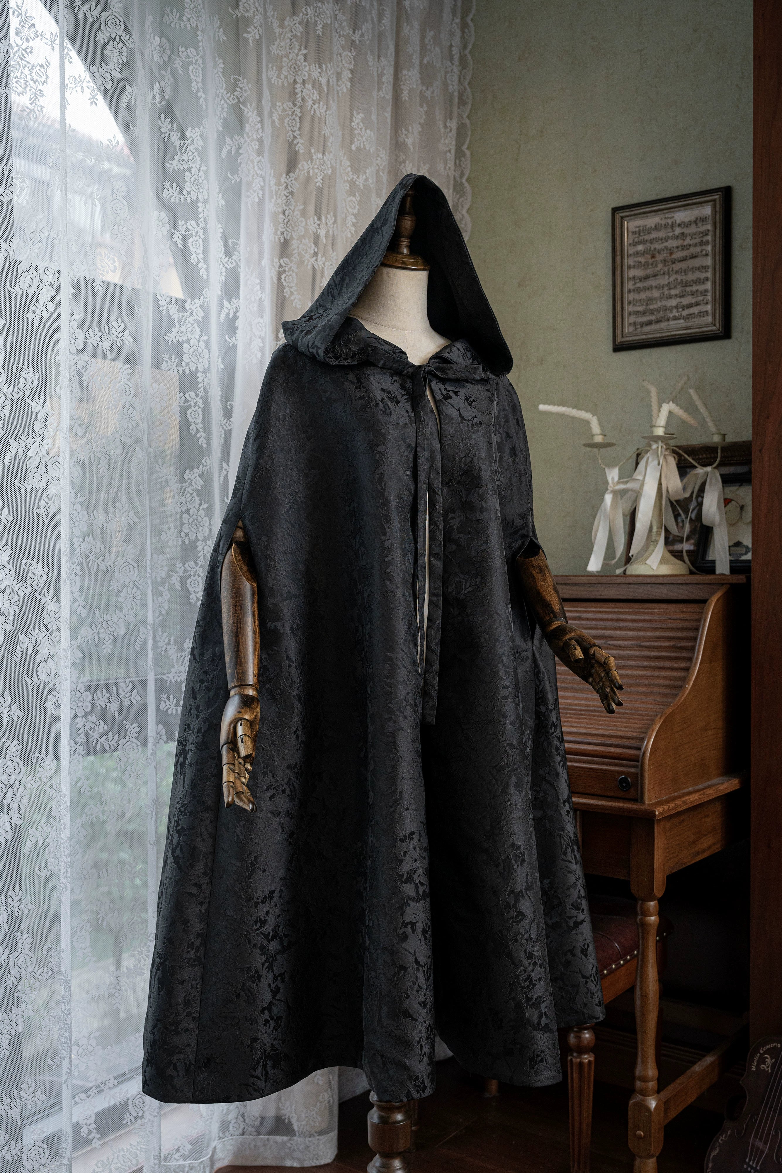 Spot Page Night Raid Cloak Acorn Lolita Original Design Black Cloak Witch Long Cloak