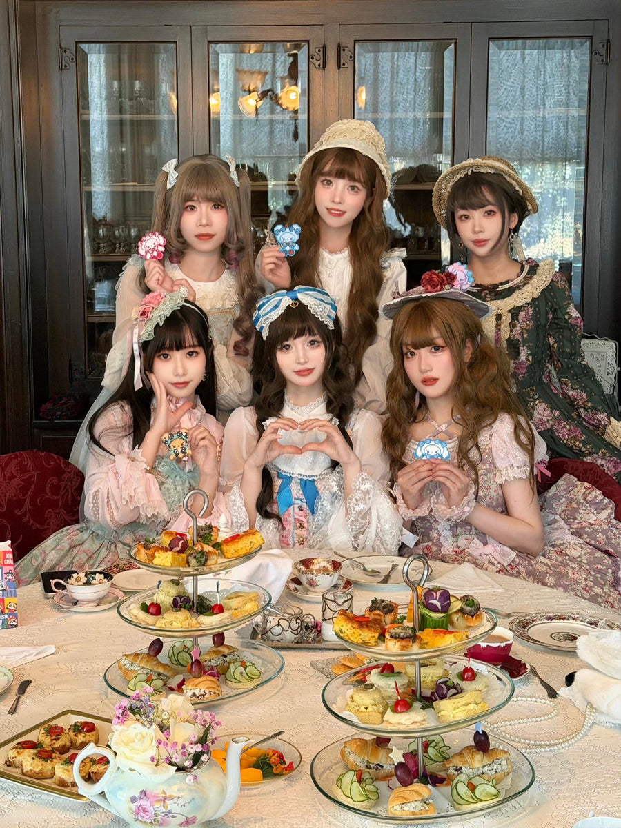 Your First Lolita Meet-Up: Etiquette, Comfort and What to Pack — original editorial hero