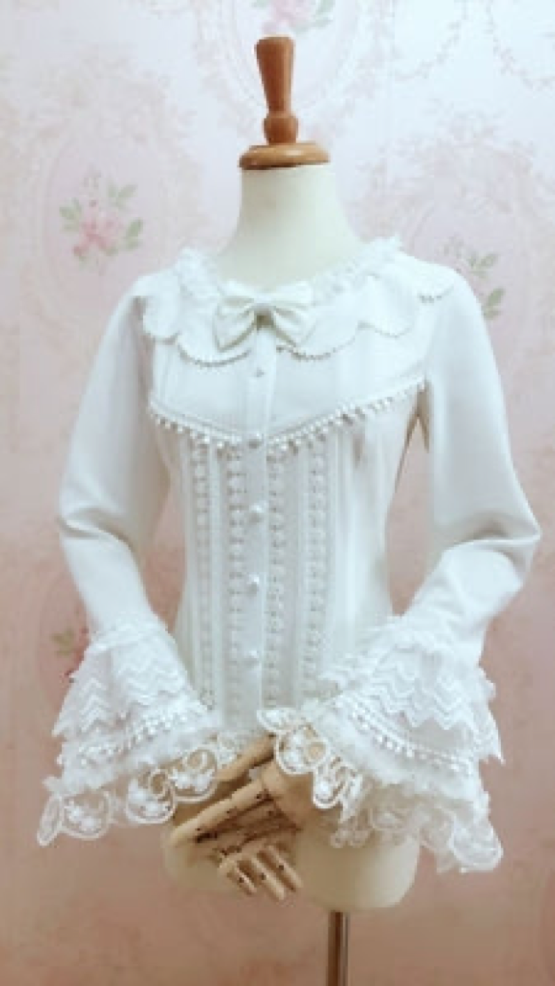 High-resolution variant image 1 for Yilia - Petal Collar Princess Sleeve - Vintage Blouse Innerwear