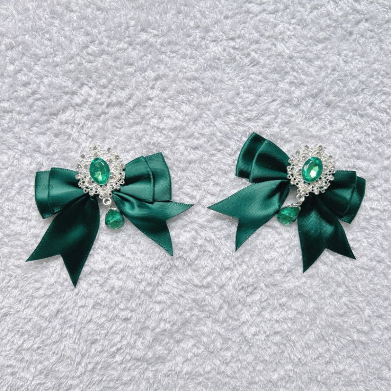 Handmade - Cosplay Ribbon Bow - Brooch or Flat-Back Accent - detail view 5