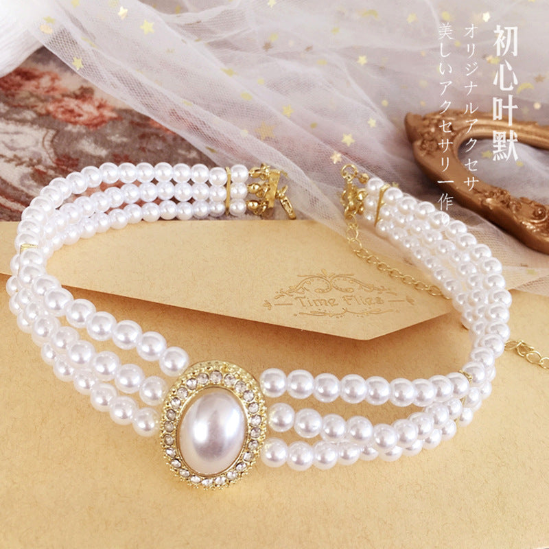 Vintage Multi-layer Imitation Pearl Necklace Classical Lolita Three-layer Choker Hepburn Hong Kong Style Short Collarbone Cha
