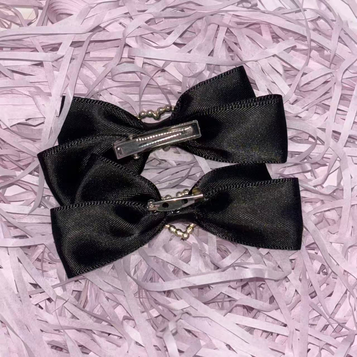 Handmade - Vintage Heart Bow - Brooch or Hair Clip - detail view 3
