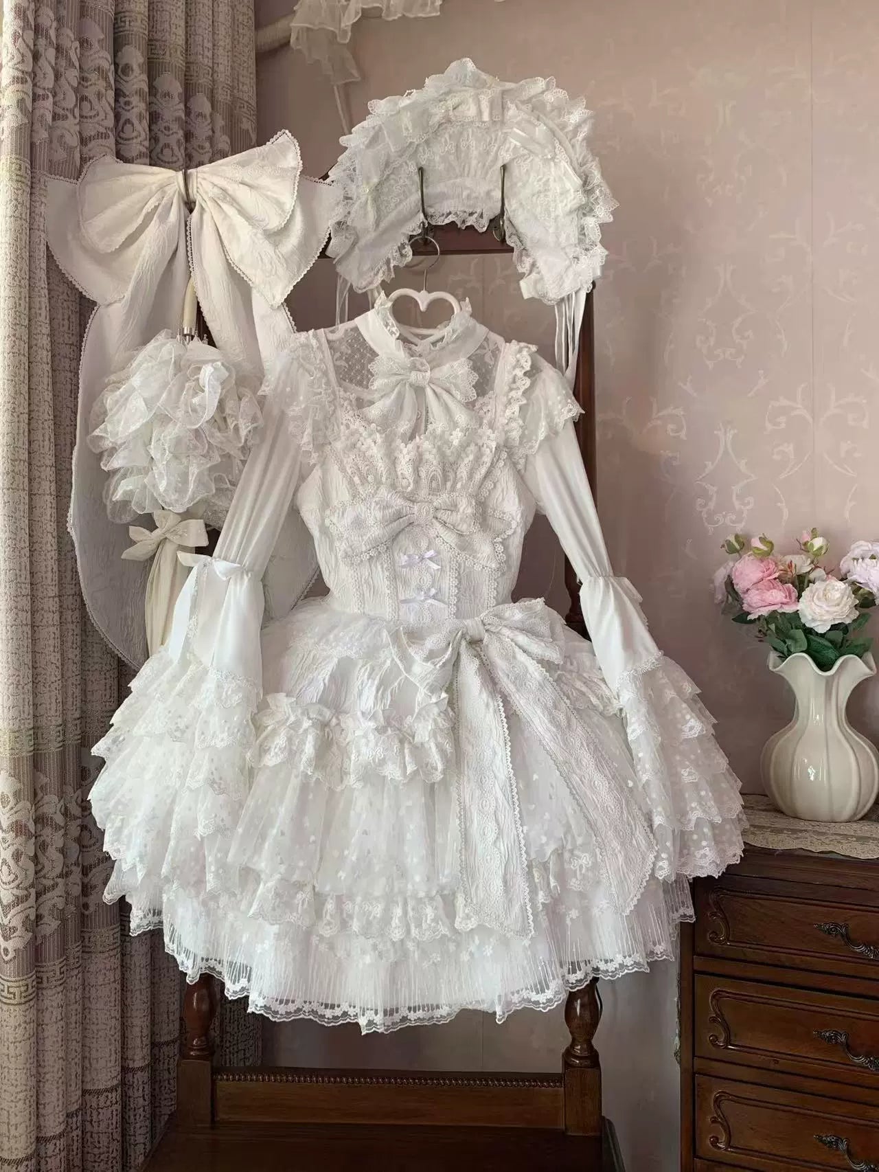 Snow Meow Sweet Princess Lolita floral lace trimmed bonnet from LolitaFetch, featuring delicate lace and floral details for elegant Lolita fashion.