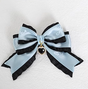Briefe schwarz und blau Fischmaulclip