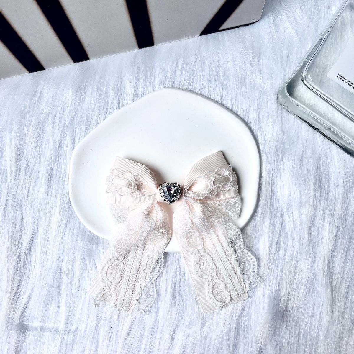 Handmade - Braided Lace Bow - Brooch or Hair Clip - detail view 17