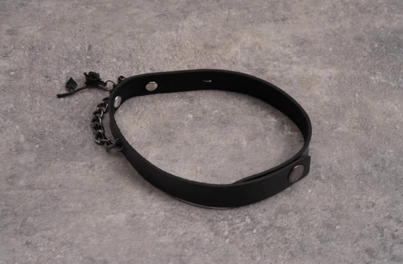 Strange Sugar - Gothic Lolita Choker Faux Leather - Rose Pendant Necklace Neckwear