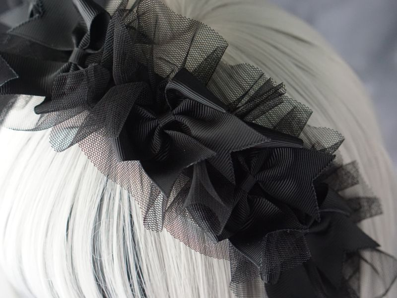 Black Gothic Lolita headband with dark punk lace and organza, featuring a handmade headdress design for girls' gothic fashion.