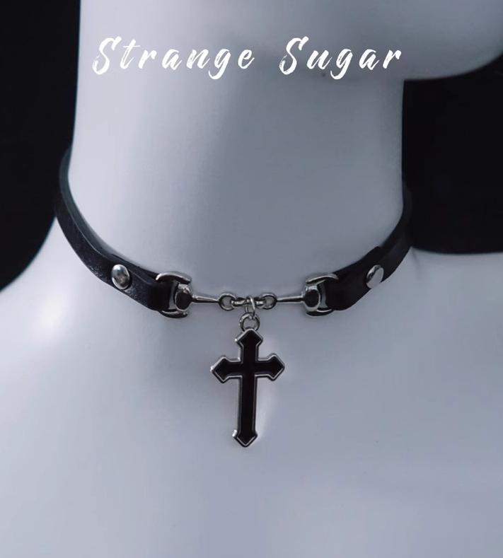 Strange Sugar - Gothic Lolita Choker with Cross - Pendant Neckwear