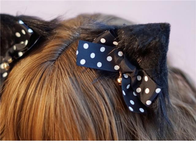 Handmade faux fur plush cat ear hair clip in black and pink, LolitaFetch headdress with animal ear design for Japanese Lolita style.