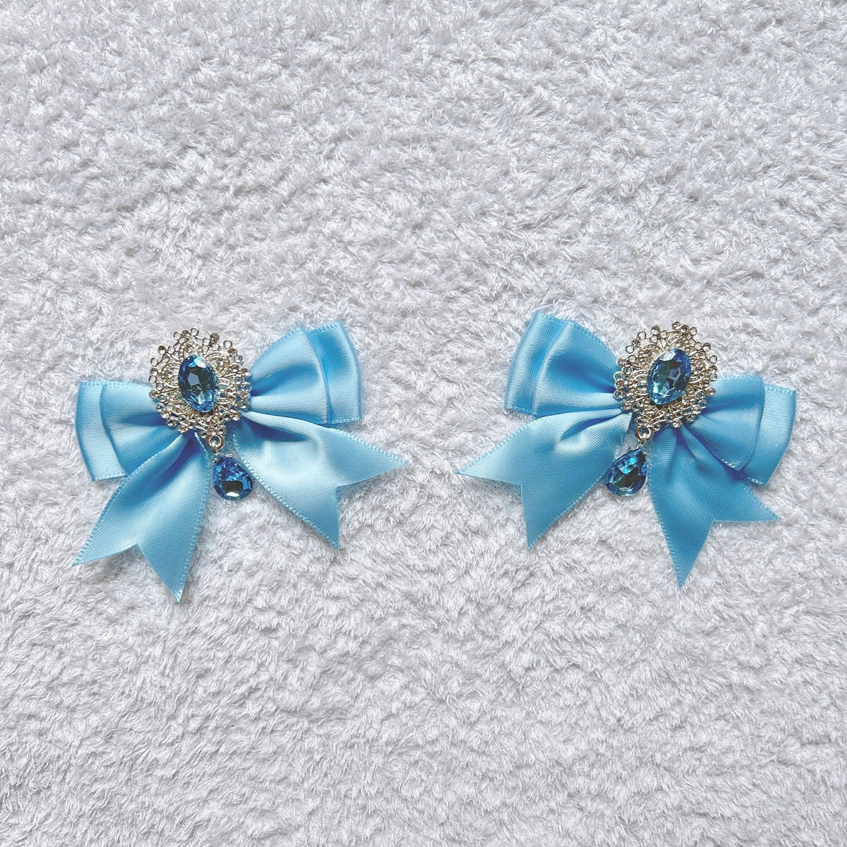 Handmade - Cosplay Ribbon Bow - Brooch or Flat-Back Accent - detail view 7