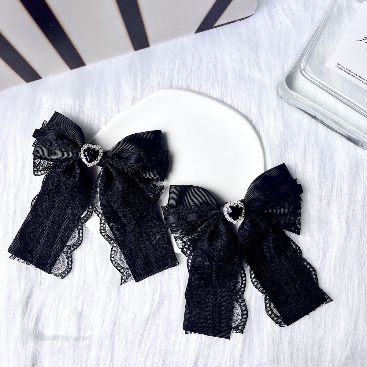 Handmade - Braided Lace Bow - Brooch or Hair Clip - detail view 8
