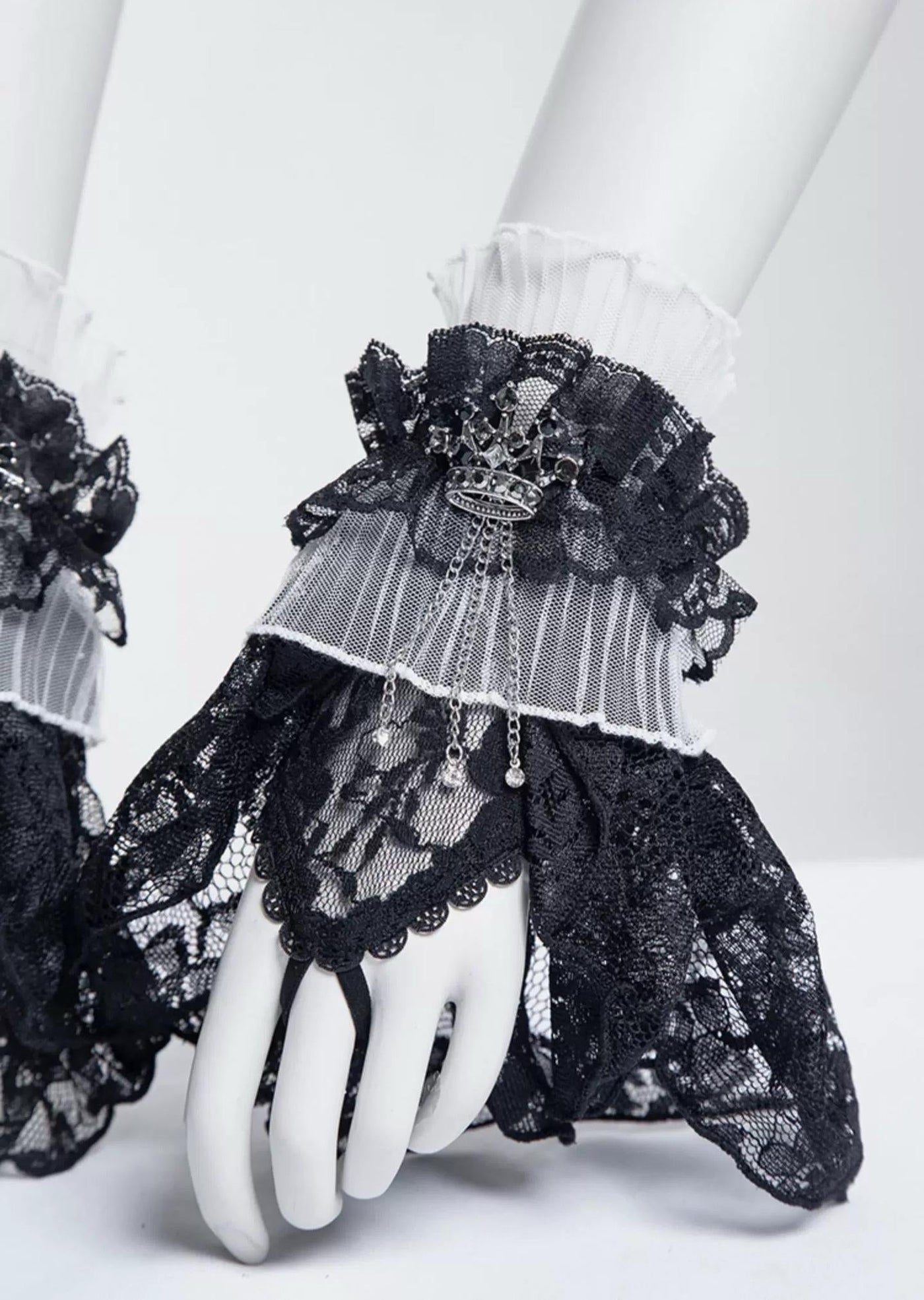 G.L.P - Crown Decoration - Gothic Lolita Lace Cuffs with Crown Details - product detail 8