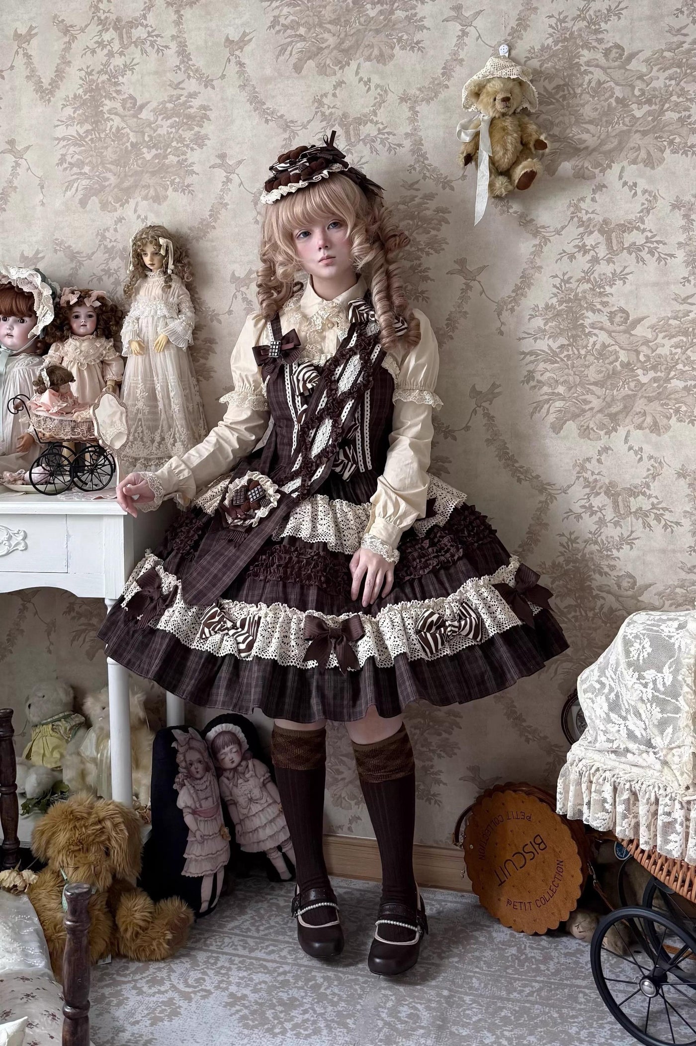 Eye Of White Crow - Chocolate Plaid - Kawaii Lolita JSK dress with layered ruffles - product detail 7