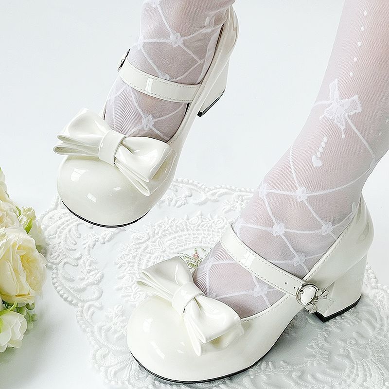 LolitaFetch Little Milk Puff Original Mid-Heel Lolita Shoes with Bow Buckle, featuring a cute headdress style for elegant fashion.