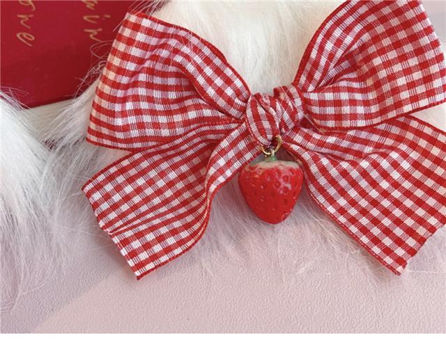 Black and pink handmade faux fur plush cat ear hair clip with animal ear design, perfect for Lolita and Japanese fashion styles.