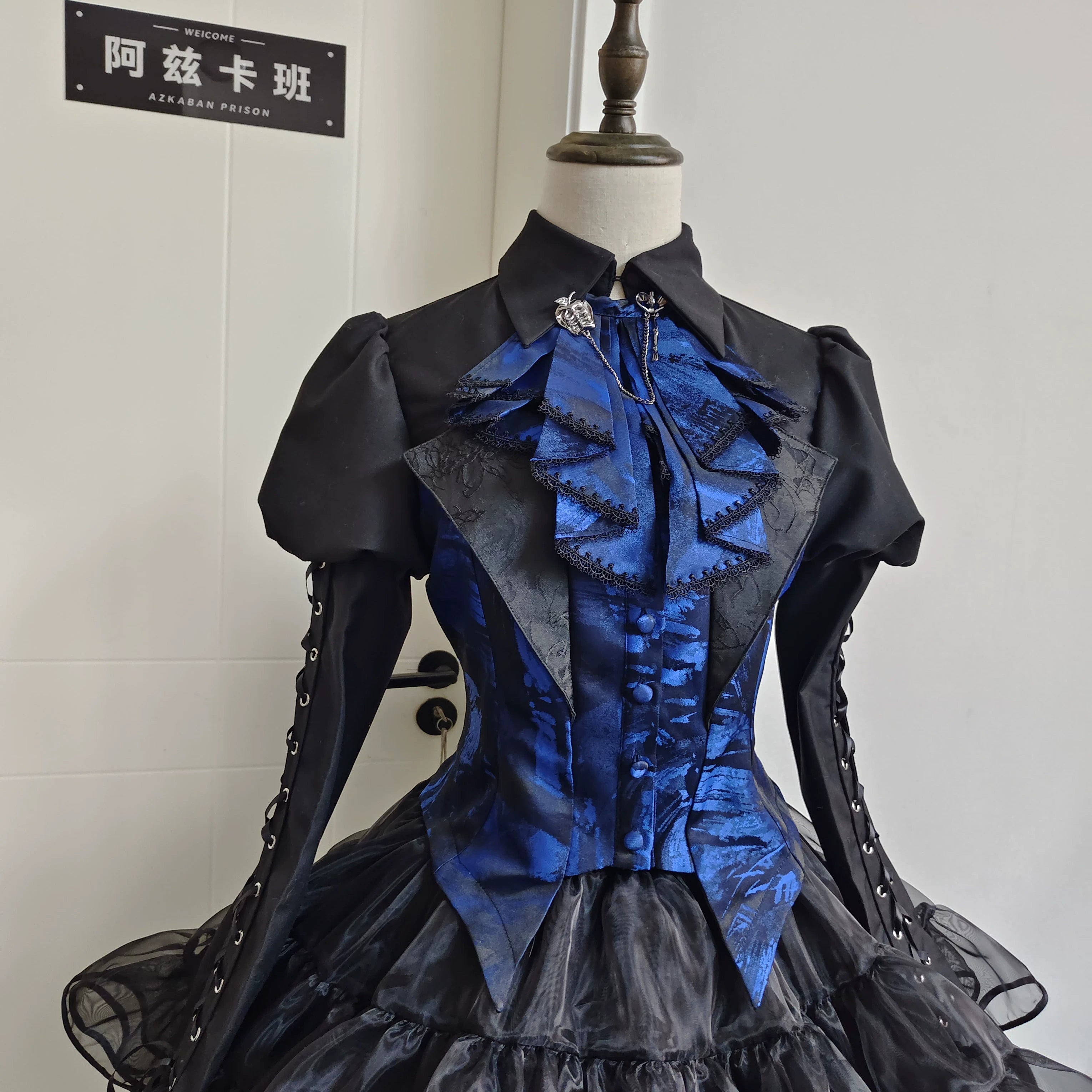 Spot Page Acorn Dark Night Ember Top Gothic Grotesque Diablo Gothic