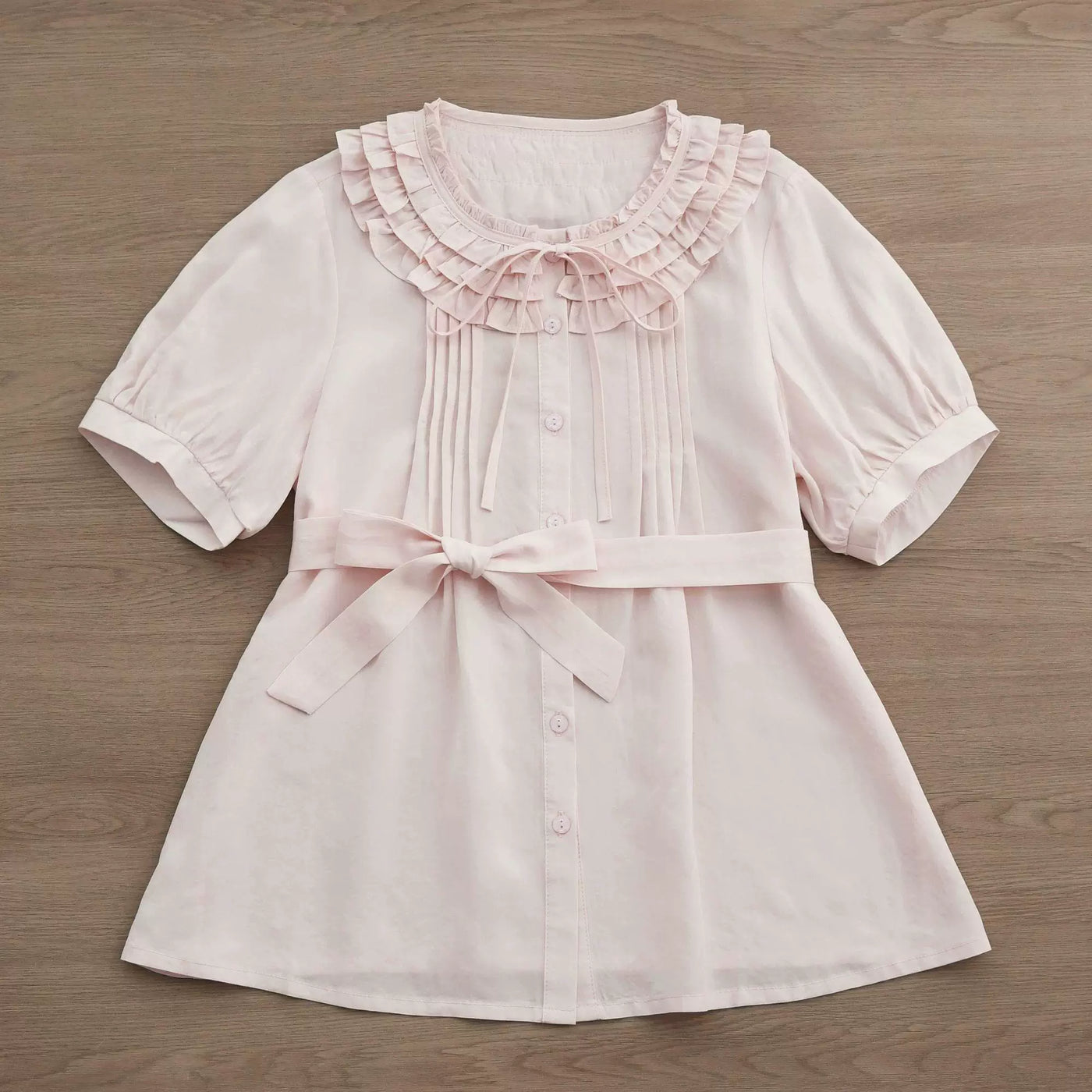 Sweetheart Dream Machine - Vintage Ruffle - Short-Sleeve Blouse with a Ruffled Collar