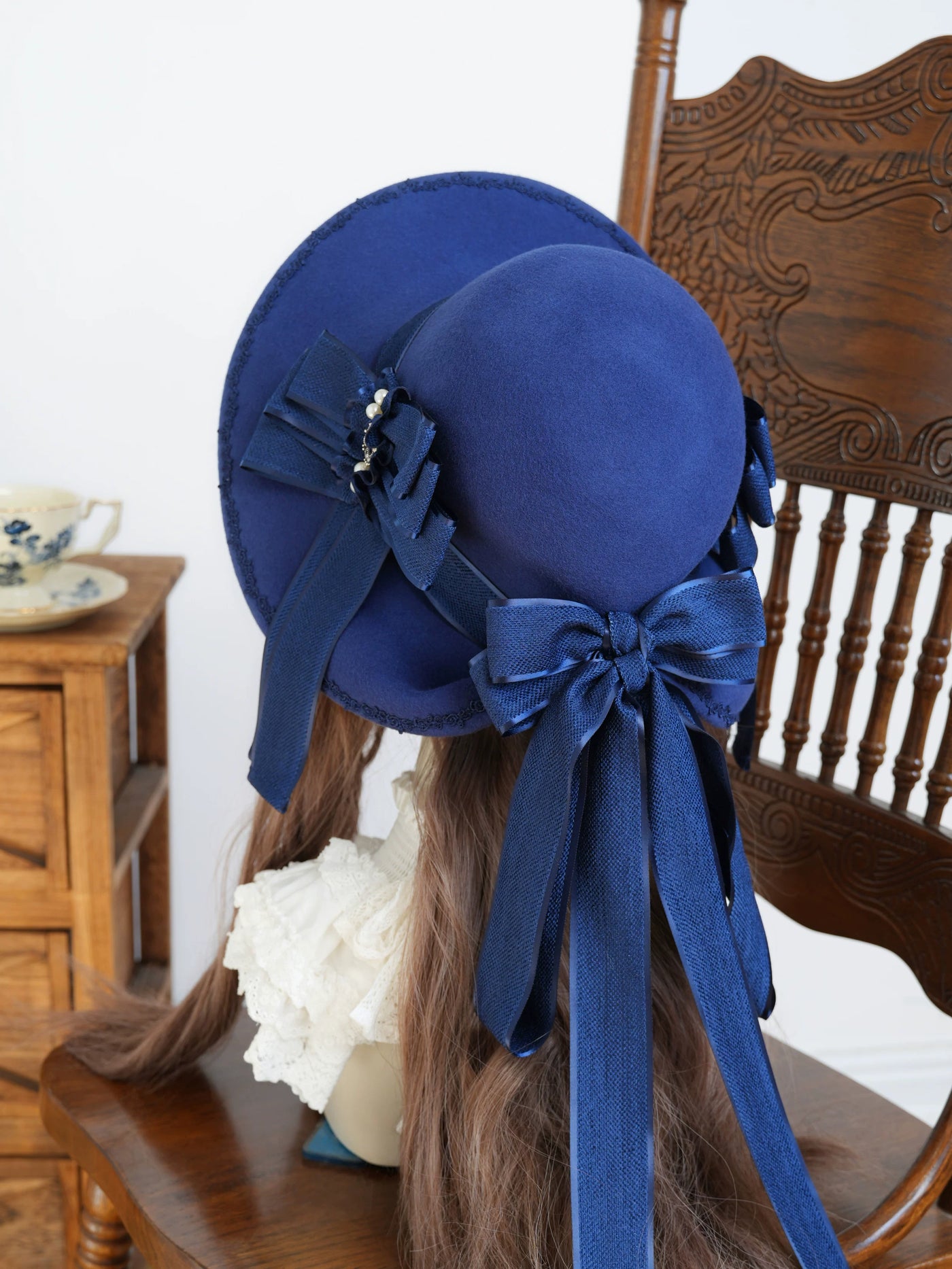 Star Box - Pearl Lady - Broad-Brim Bonnet with a Side Bow