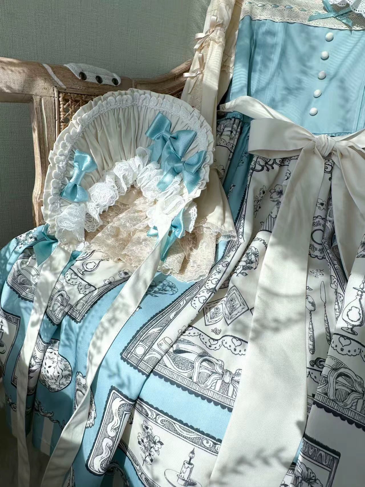 GZYRZ - Porcelain Heart Dream - Lolita Fashion with a Pencil-Style Illustration Print