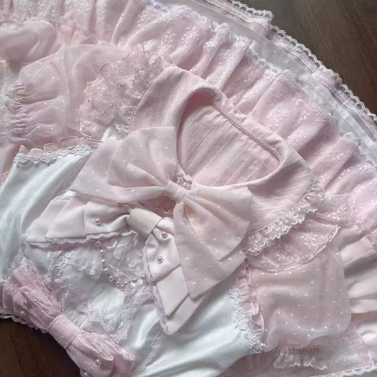 Sweetheart Dream Machine - Milky Puff - Cotton Inner Layer with a Lace-Trimmed Peter Pan Collar