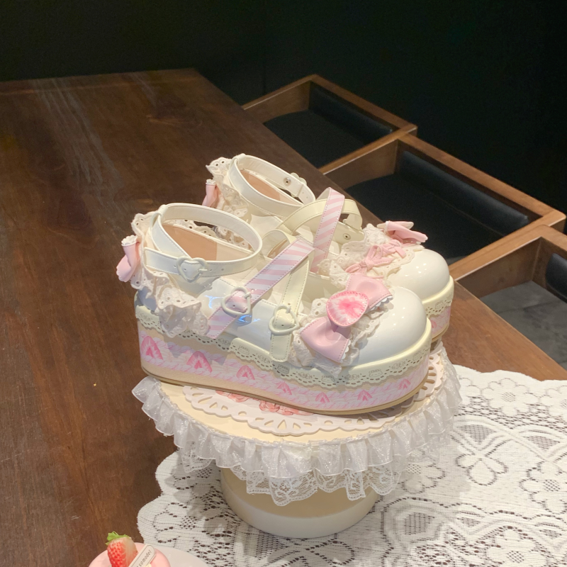Aimee - Strawberry Limited - Platform Shoes with 3D Strawberry Cake Print - product detail 3