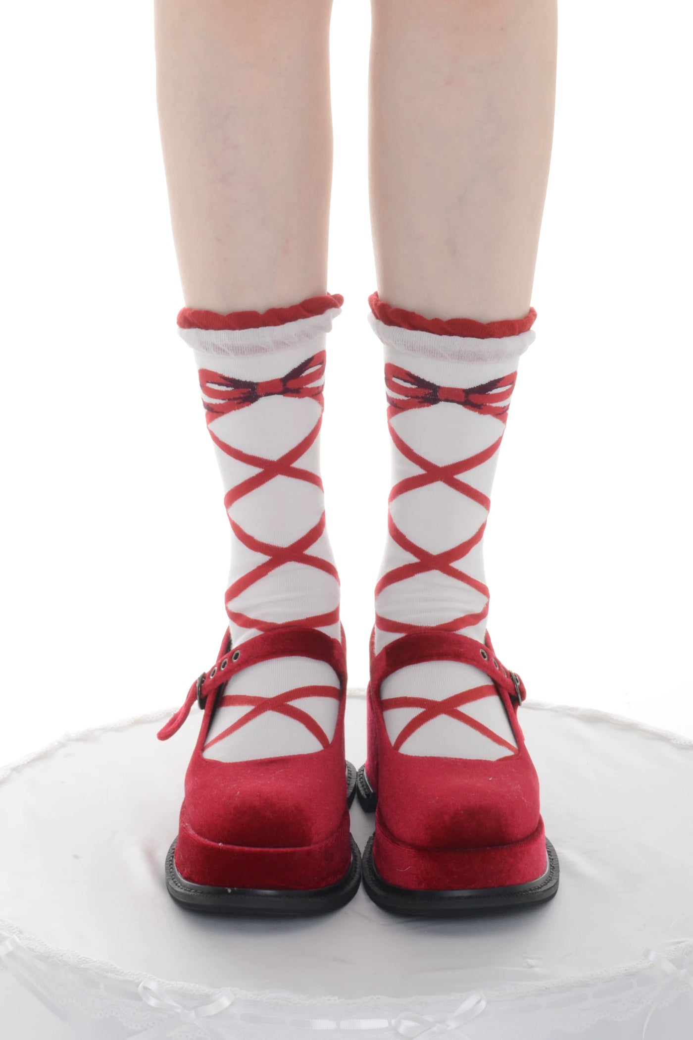 roji roji - Interwoven Straps - Mid-Calf Socks with an Interwoven Strap Motif