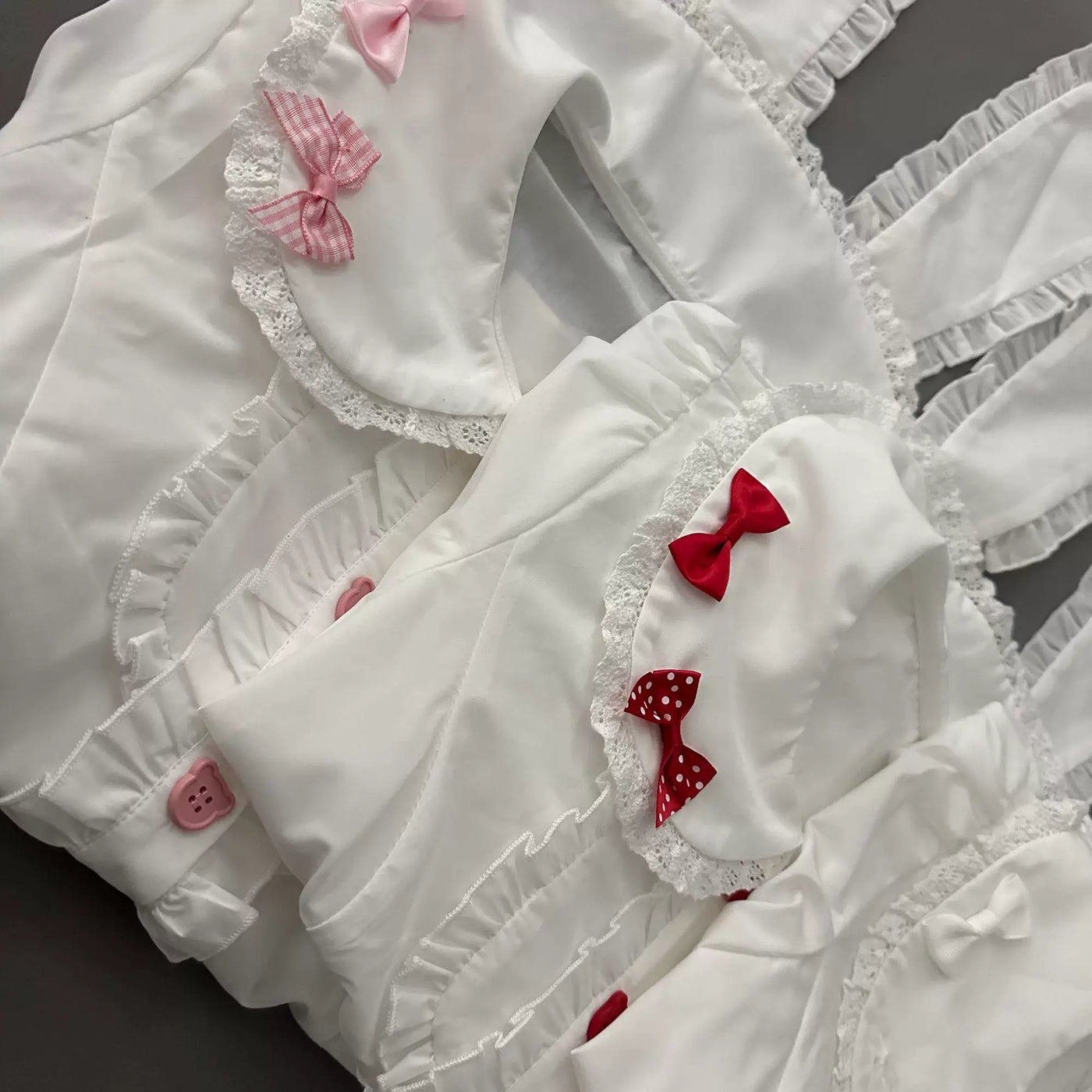 Sweetheart Dream Machine - Bunny-Ear - Short-sleeve inner shirt with a ruffled collar