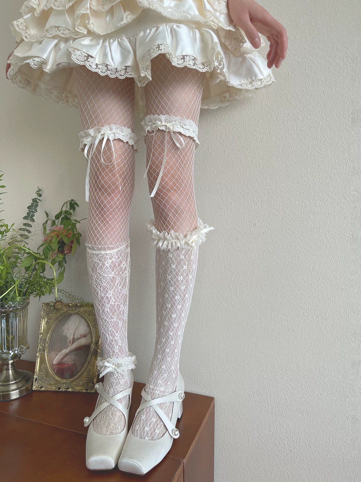 Sock Noble - Lace Layer - Tights with fishnet mesh and lace leg bands