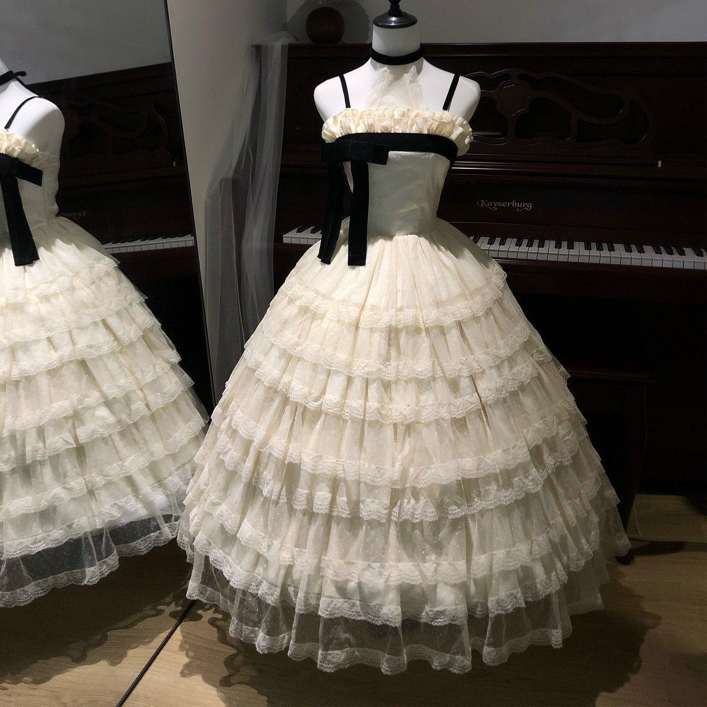 Mist Island Poem - French Classic Multi-Tier JSK Gown - detail view 3