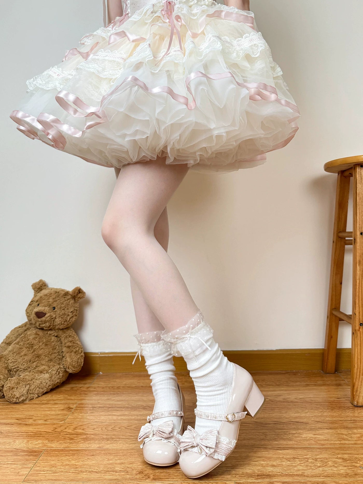 Chubby Bear Tales - Cream Ballet - Lace Bow Mid-Calf Socks