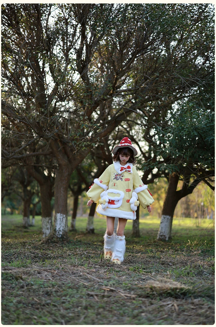 Baozi Pig - Mushroom House - Yellow padded jacket with mushroom-house embroidery
