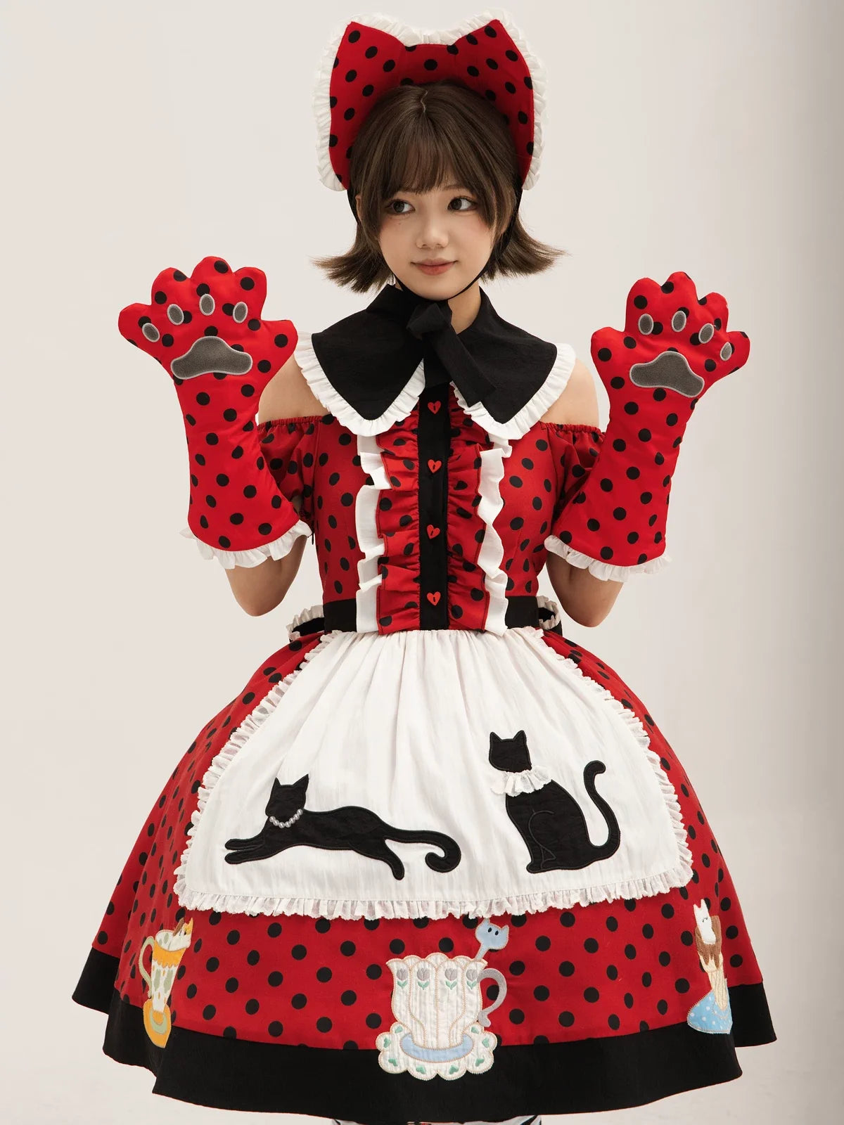 Piggy Bun - Teacup Meow - Old School Lolita cat-ear hat, paw gloves and black cat apron options with polka dots - product detail 3