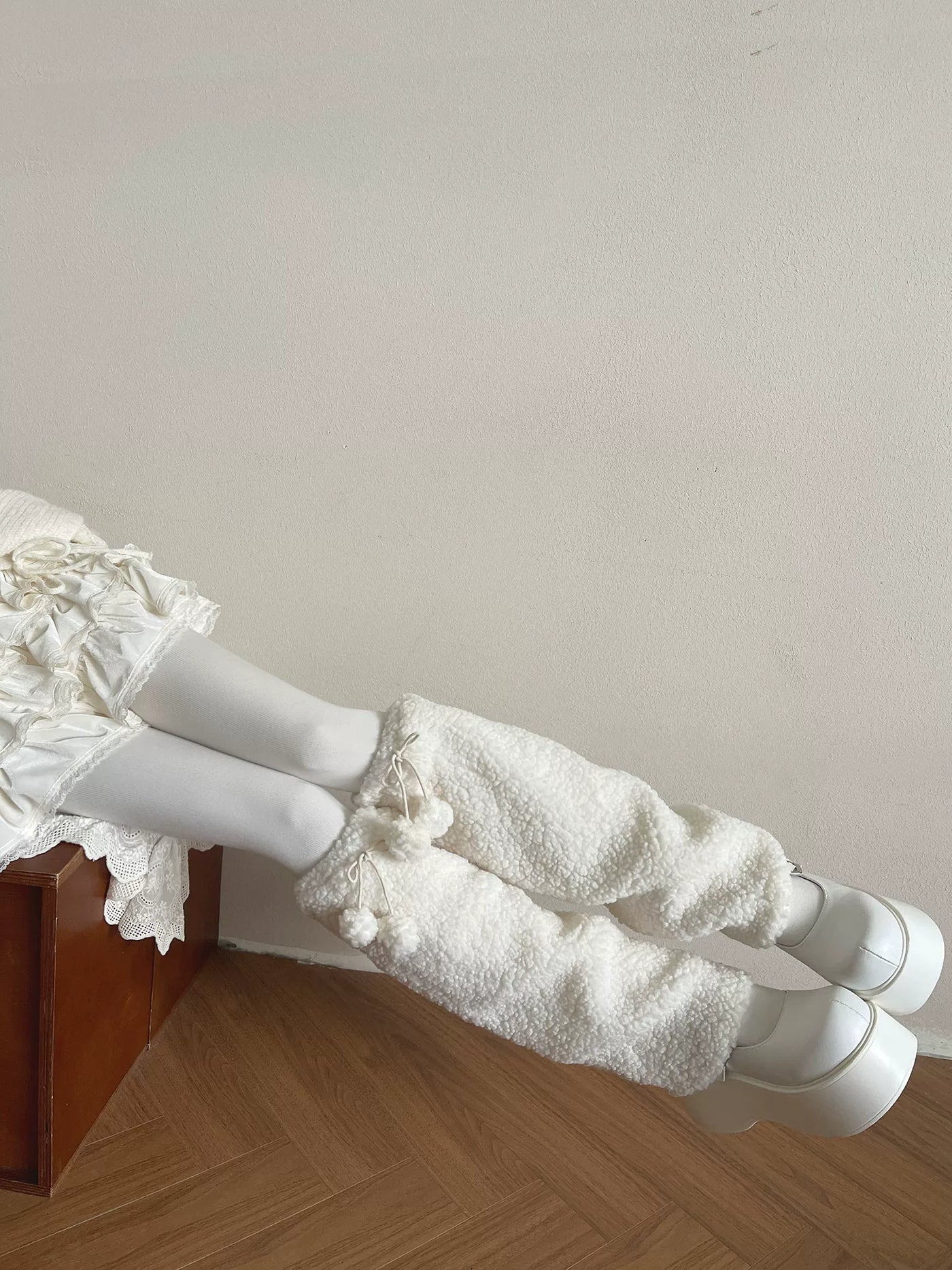 Sock Noble - Winter Pompom - Leg Warmers with fluffy texture and pompom ties