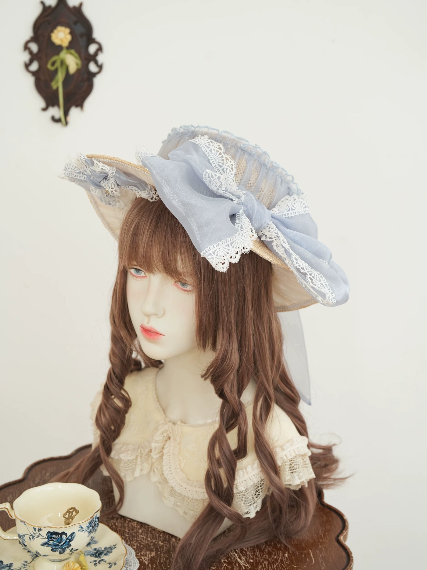 Star Box - Fresh Lace Bow - Natural Straw Hat with Lace Trim