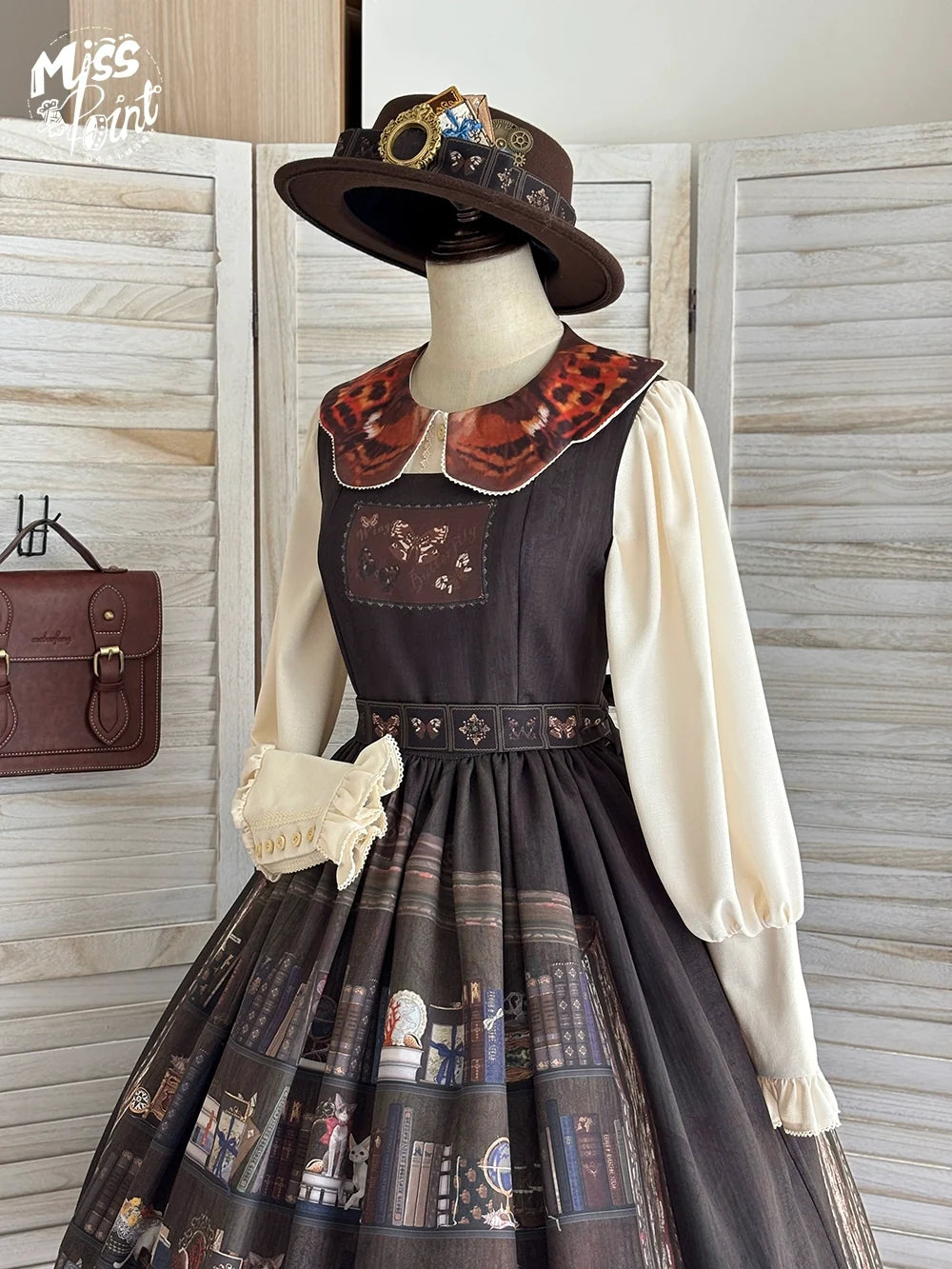 Miss Point - German Bookshelf - Classic Lolita Blouse, Butterfly-Shaped Collar