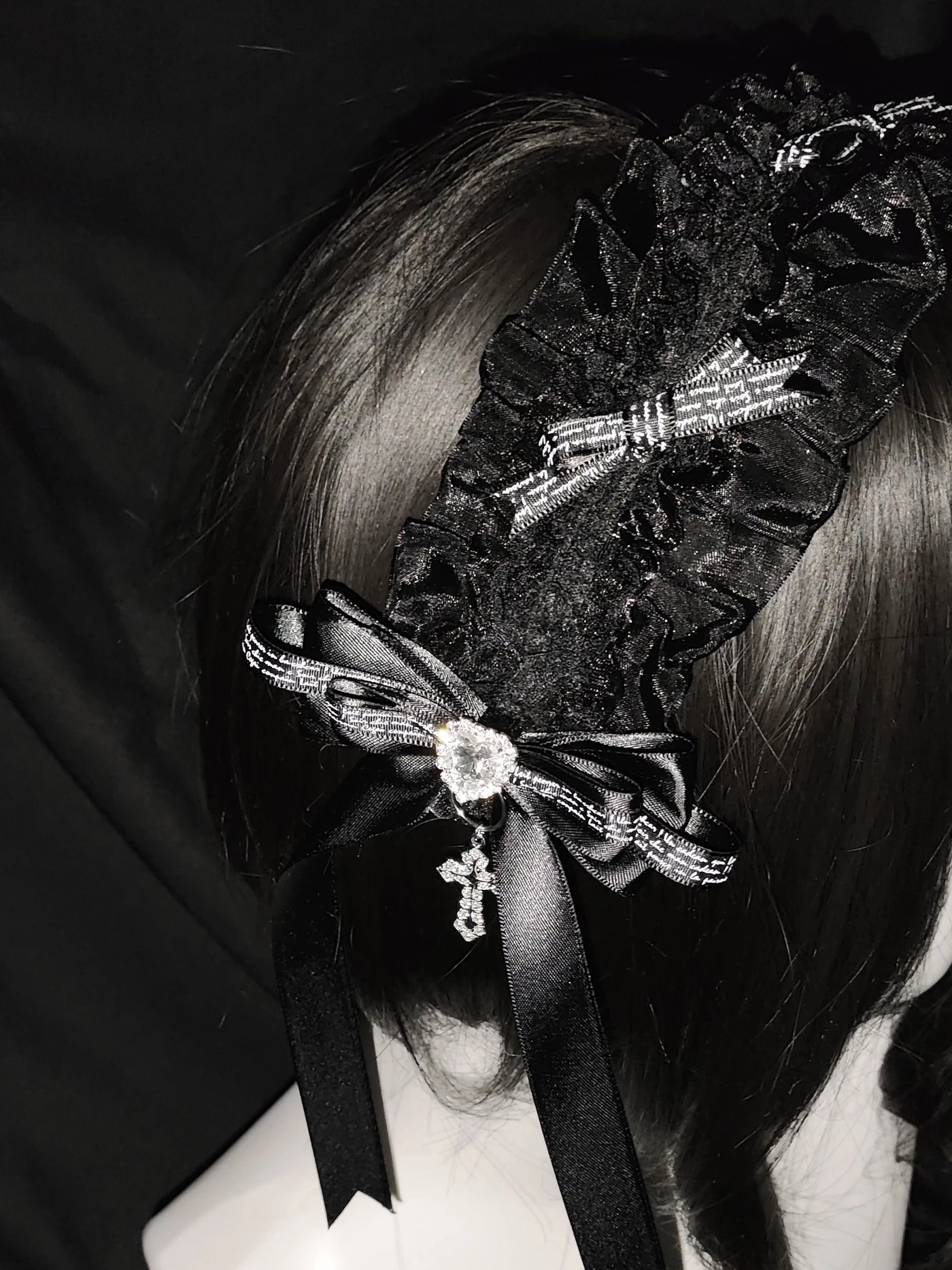 Dokisuru - Black-and-White Lace - Hairband with ruffled lace and ribbon bows