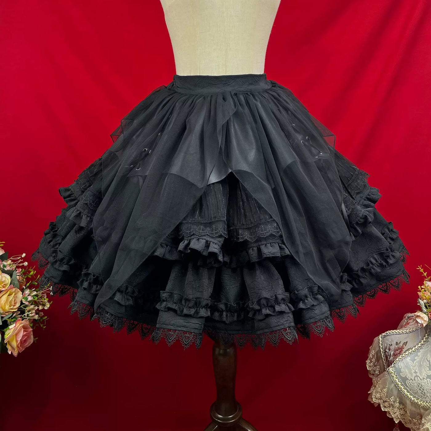 Sweetheart Dream Machine - Vintage Court Gothic - Hime-Sleeve Blouse with a Ruffled Bib