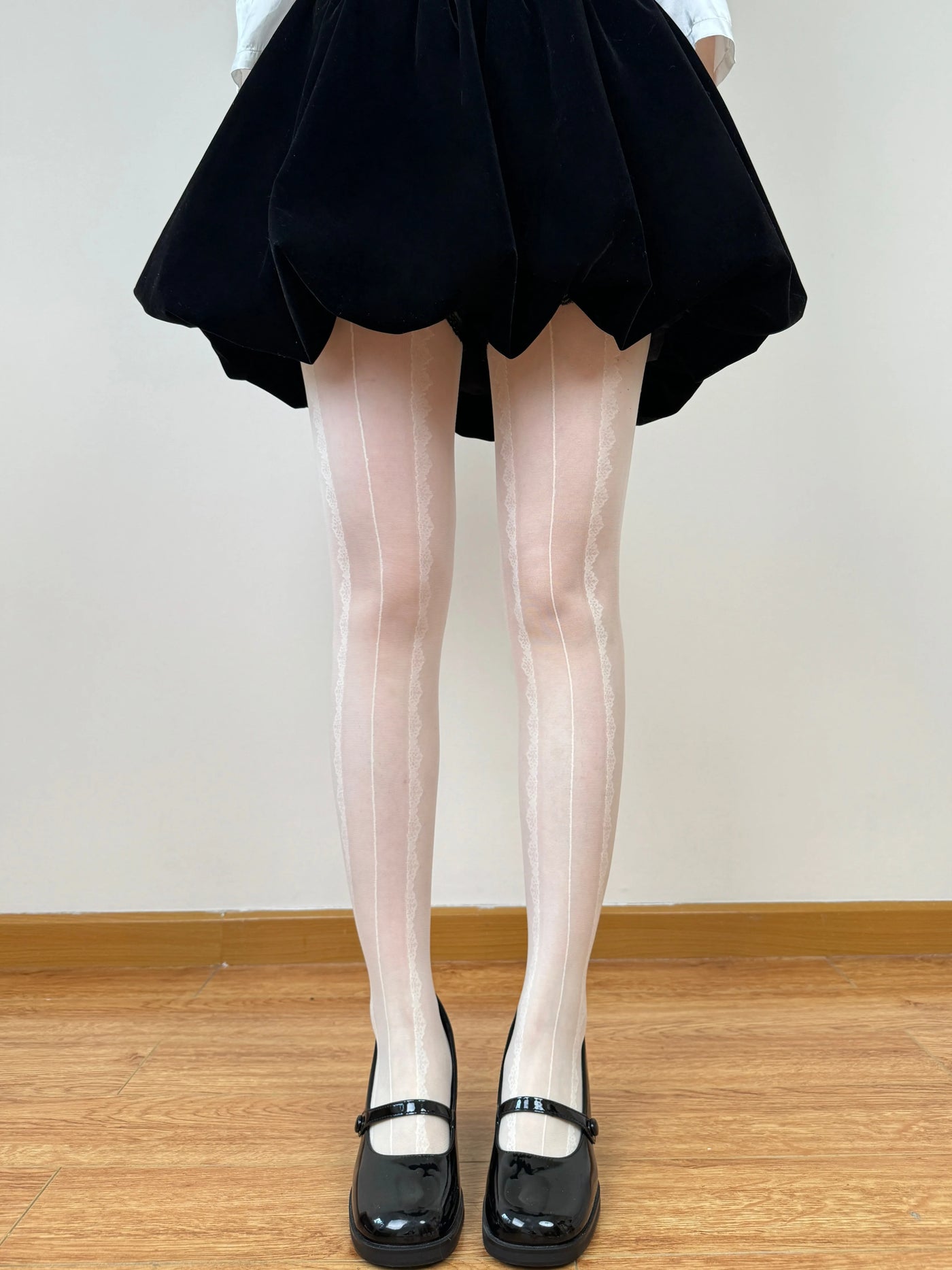 Chubby Bear Tales - Ballet White Collection - One-Size Stockings with Bow and Pattern Variants