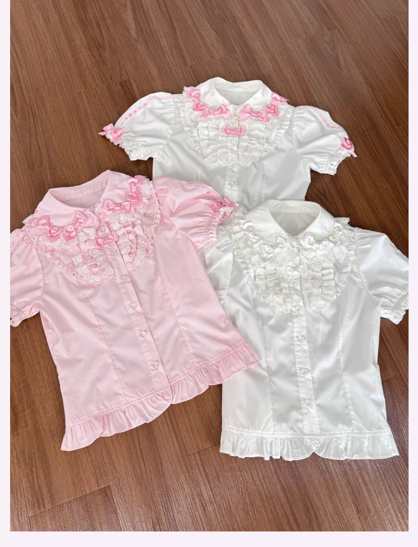 Tata Long Ear - Vintage Bow Lace - Short-Sleeve Blouse with a Doll Collar