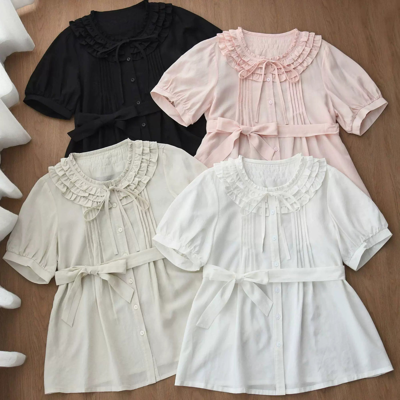 Sweetheart Dream Machine - Vintage Ruffle - Short-Sleeve Blouse with a Ruffled Collar