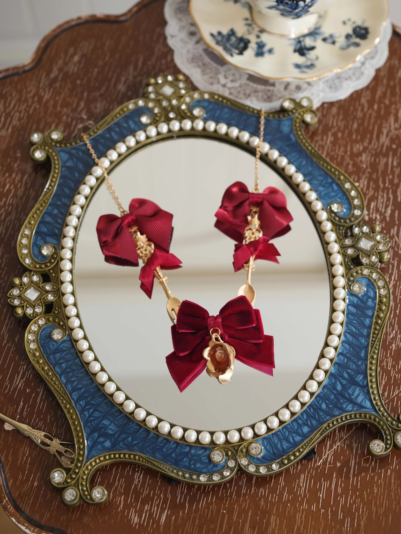 Star Box - Drink Me! - Bow and Flower Pendant Necklace