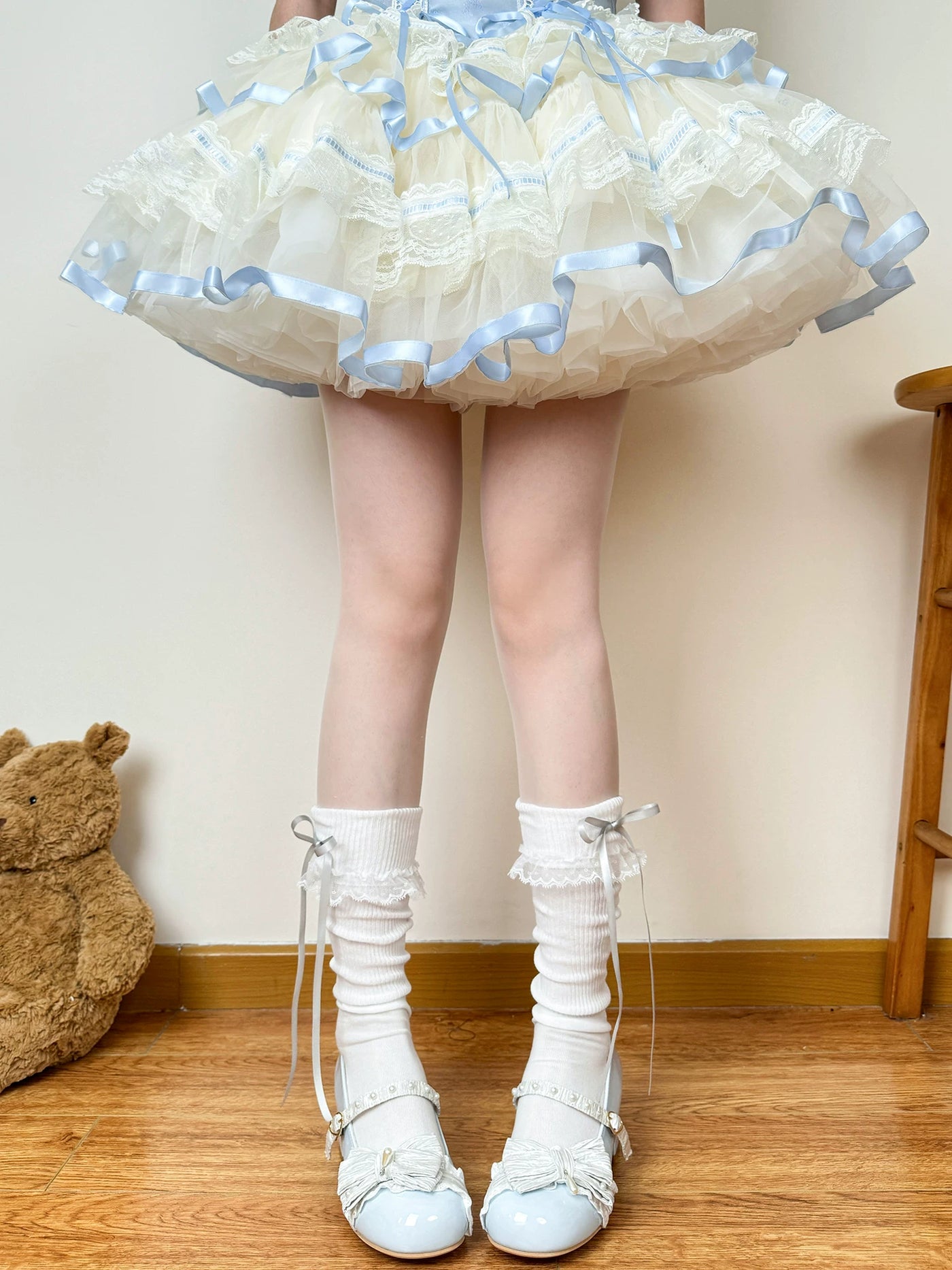 Chubby Bear Tales - Cream Ballet - Slouch Calf Socks with Lace Trim and Bows