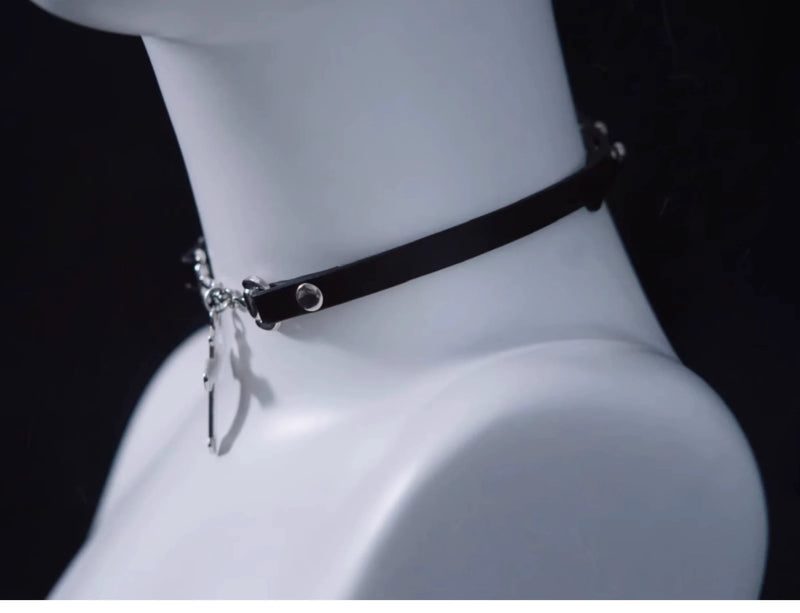 Strange Sugar - Gothic Lolita Choker with Cross - Pendant Neckwear