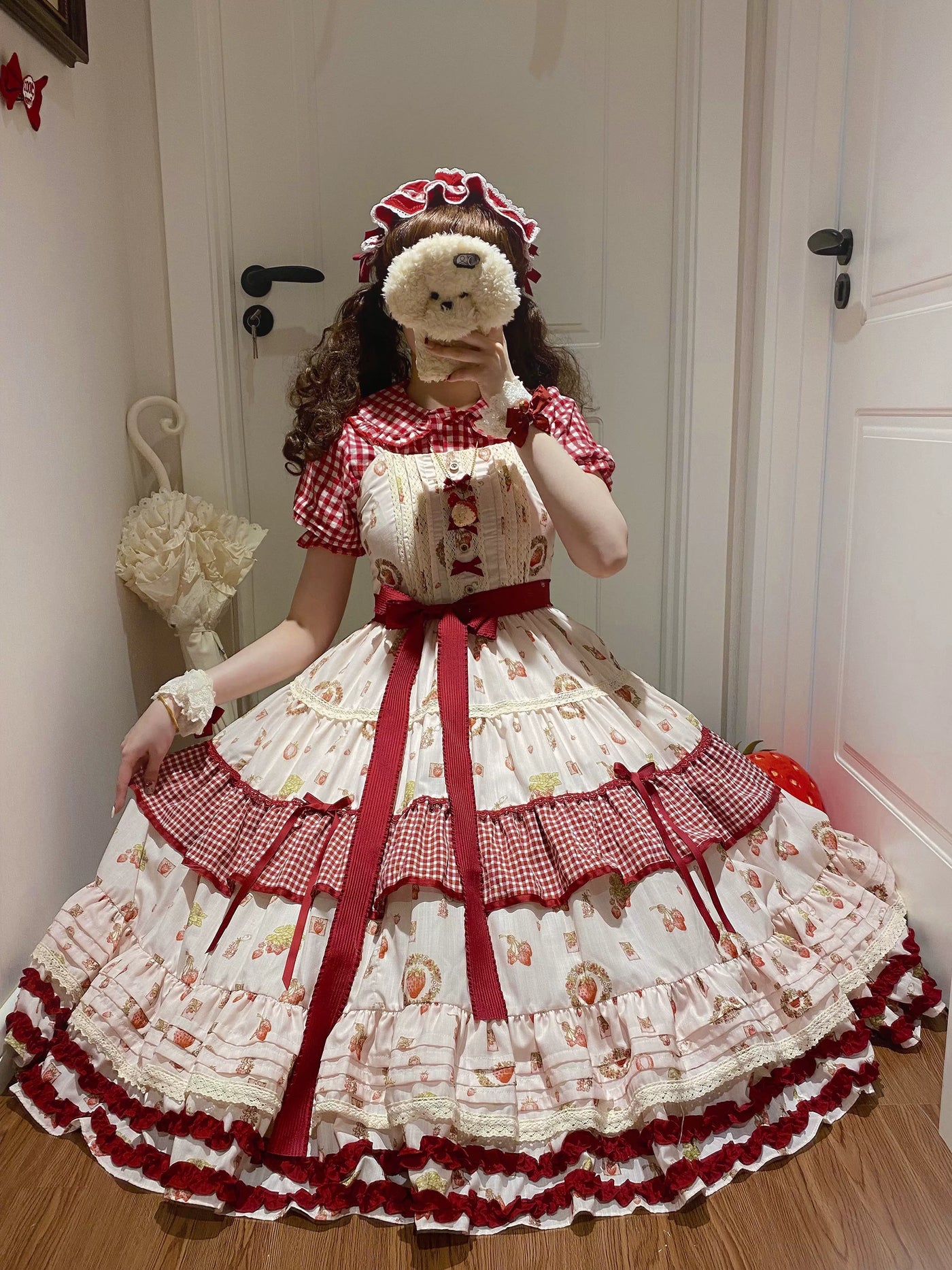 White Tea Story - Strawberry Print Tiered Classical Lolita - Longline