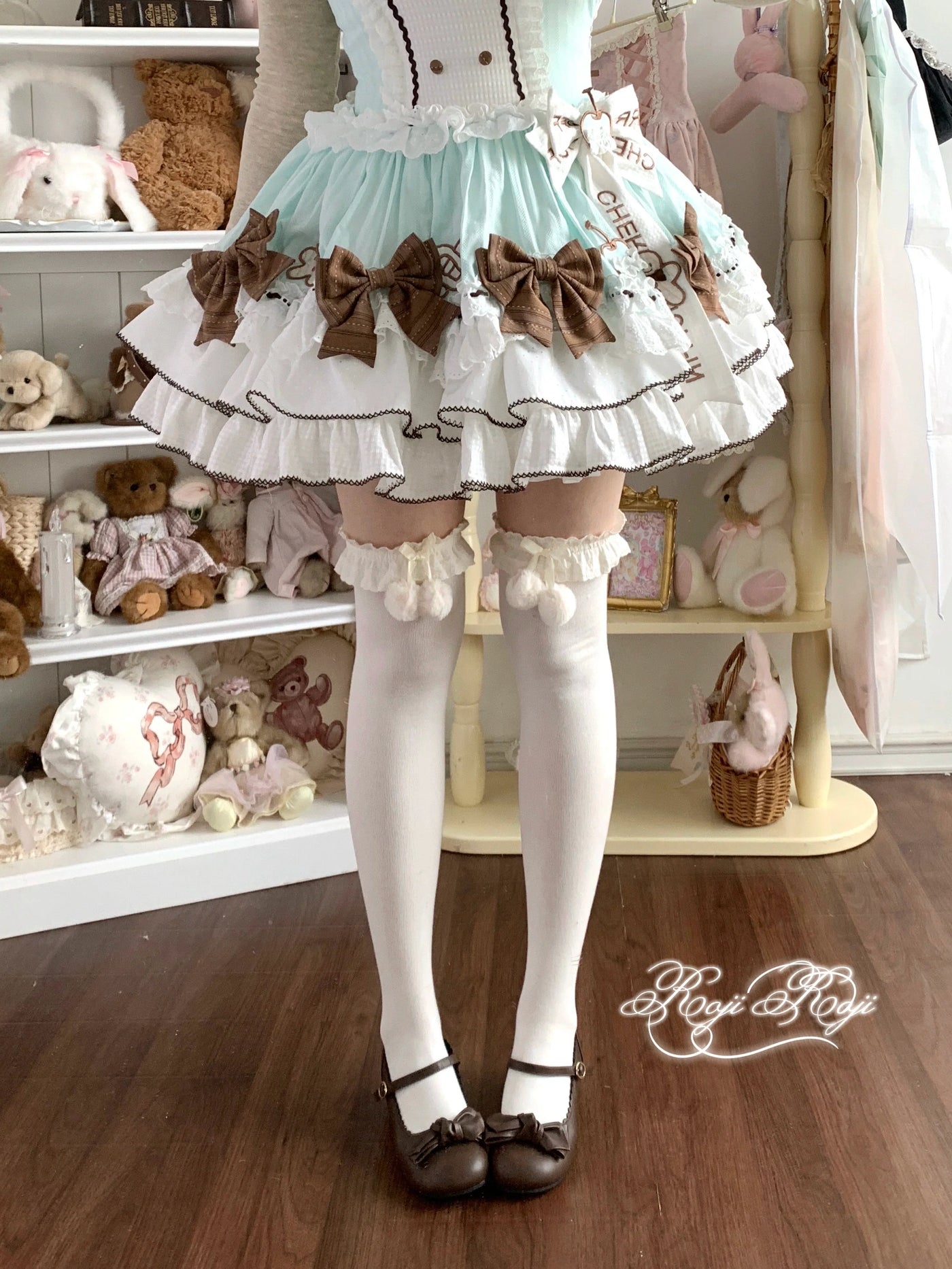 Roji Roji - Lolita Calf & Over-Knee Socks, Pom-Pom Accents Beige Over Knee Socks