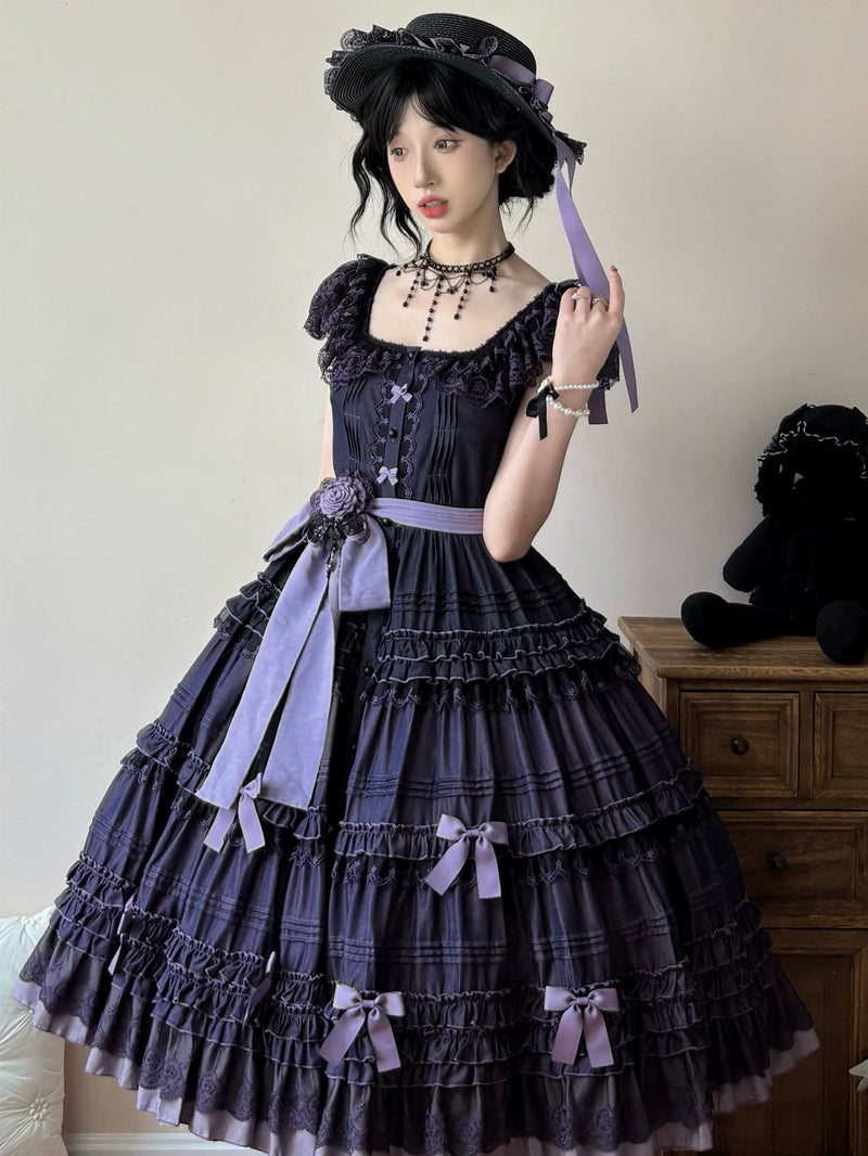 Model wearing the JSK with coordinating accessories
